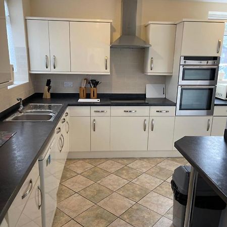 Spacious, Sleeps 17, 3 Bathrooms, Parking, Mansfield Dış mekan fotoğraf