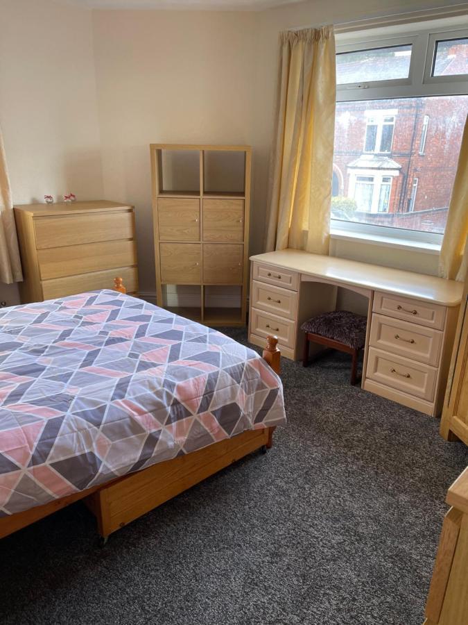 Spacious, Sleeps 17, 3 Bathrooms, Parking, Mansfield Dış mekan fotoğraf
