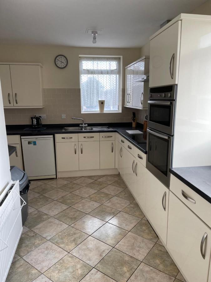 Spacious, Sleeps 17, 3 Bathrooms, Parking, Mansfield Dış mekan fotoğraf