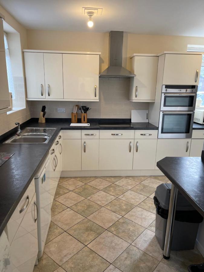 Spacious, Sleeps 17, 3 Bathrooms, Parking, Mansfield Dış mekan fotoğraf